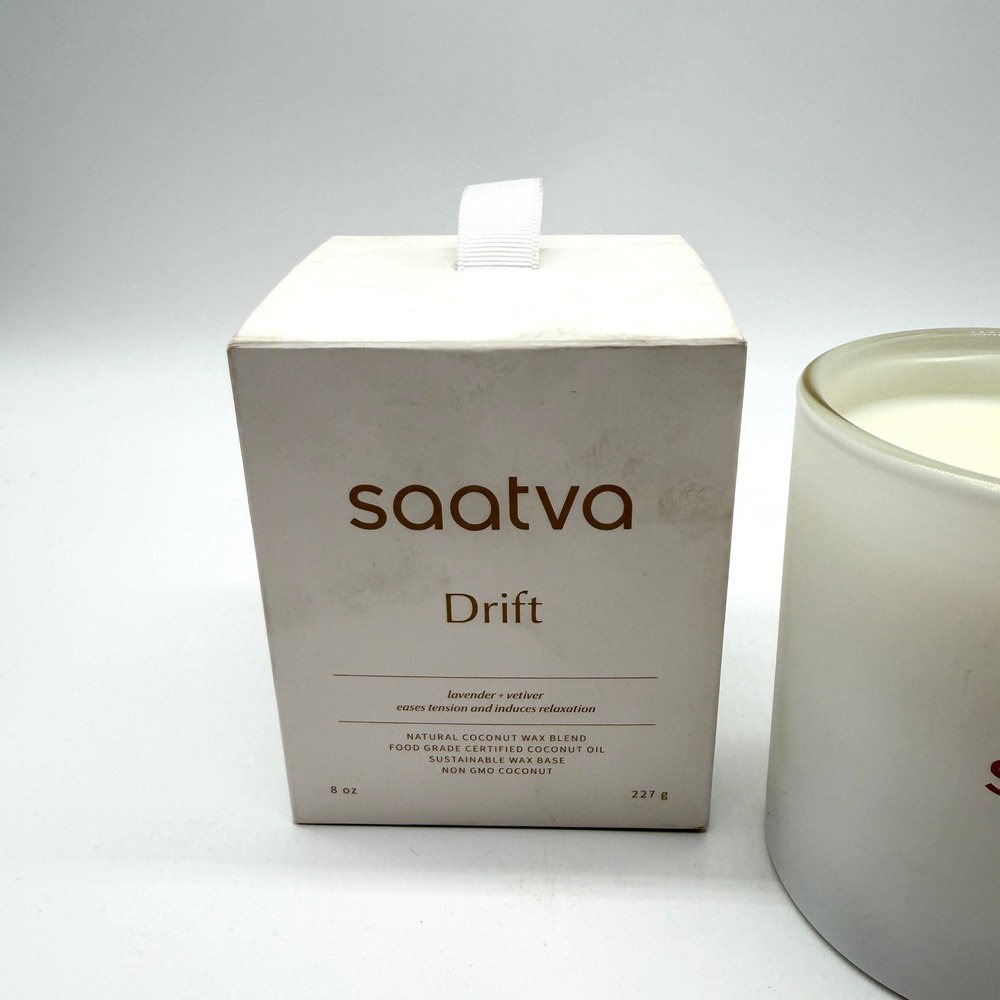 Saatva Scented Candle 8oz White Drift Lavender Vetiver Aromatherapy Relaxing NEW - Picture 7 of 8